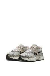 Sneaker V5 RNR - 104-SUMMIT WHITE/LT OREWOOD BR - Beige