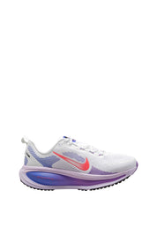 Laufschuhe NIKE VOMERO 18 - 112-WHITE/HOT LAVA-VIOLET MIST - Violett