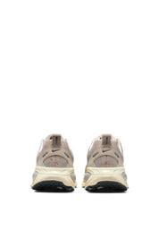 Laufschuhe VOMERO 18 SE - 200-CREAM II/MTLC GOLD GRAIN-C - Creme