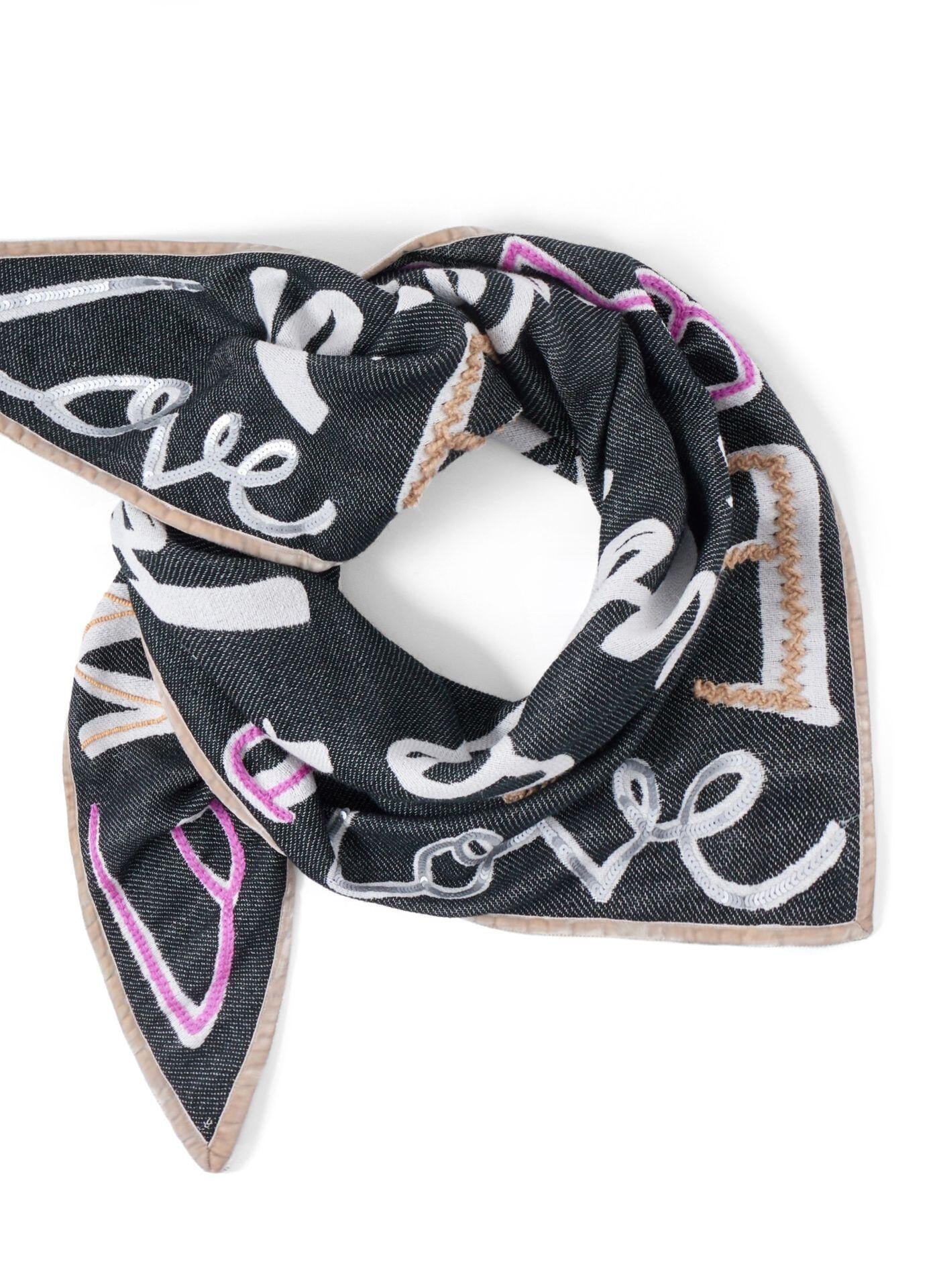 Dreieckstuch mit LOVE-Motiven - BLK2 - Schwarz