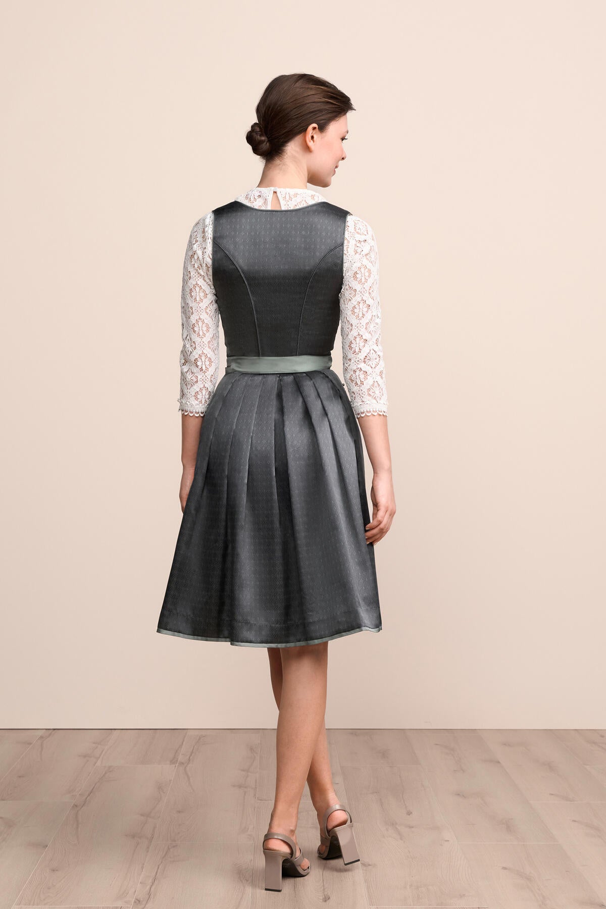 Dirndl LUNESSA 60cm - 56-d.grün - Grün