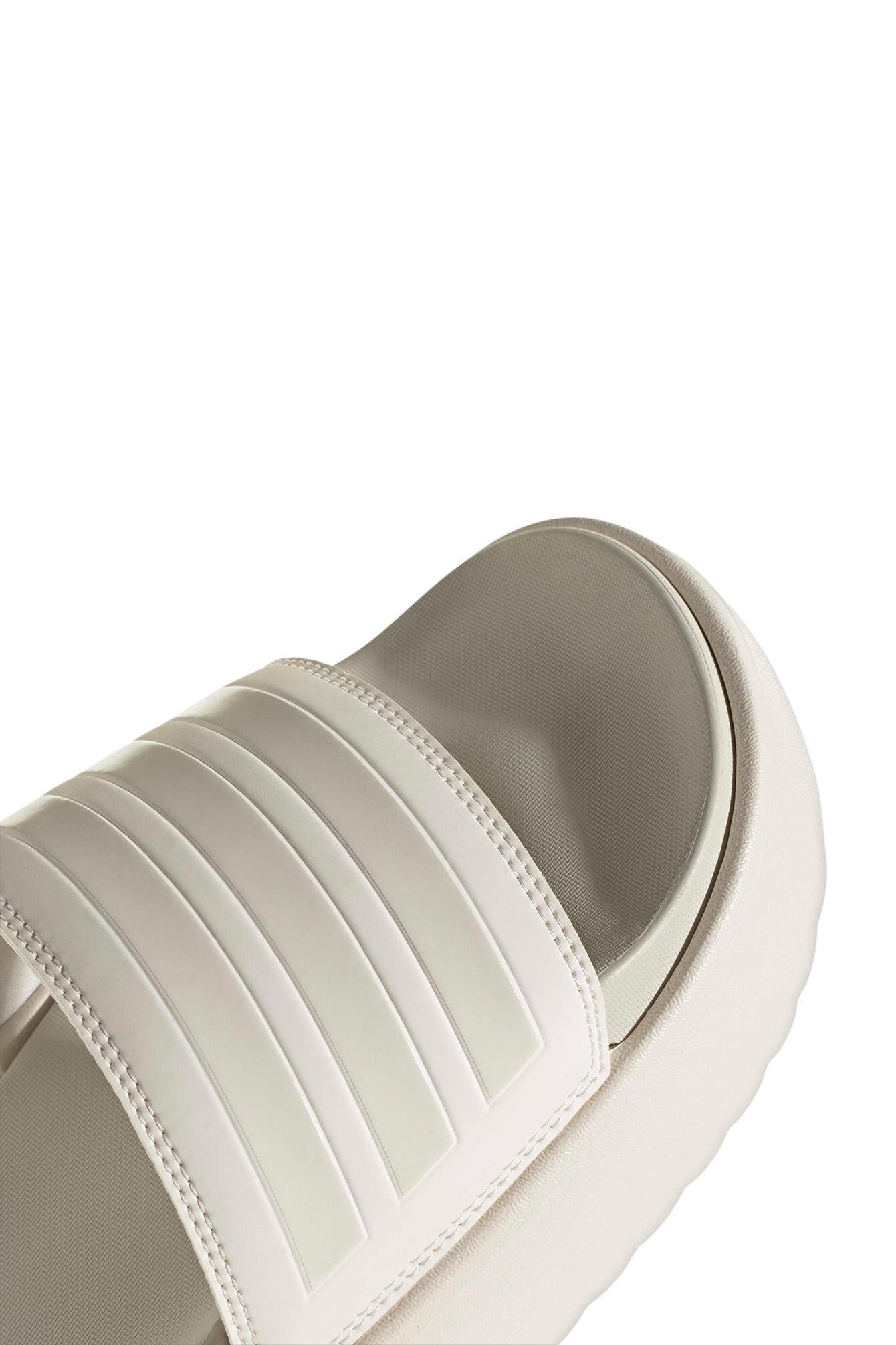 Badeschlappen ADILETTEN PLATEAU - CWHITE/CWHITE/ORBGRY - Beige