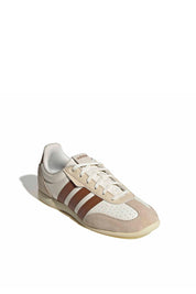 Sneaker BARREDA LO - OWHITE/DUBR/WARVAN - Weiß