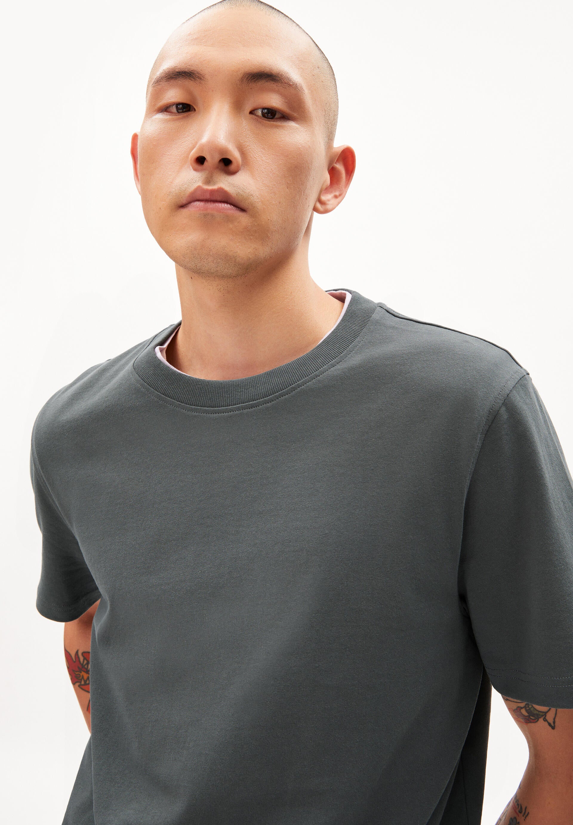 T-Shirt aus Baumwolle - 2682-space steel - Grün