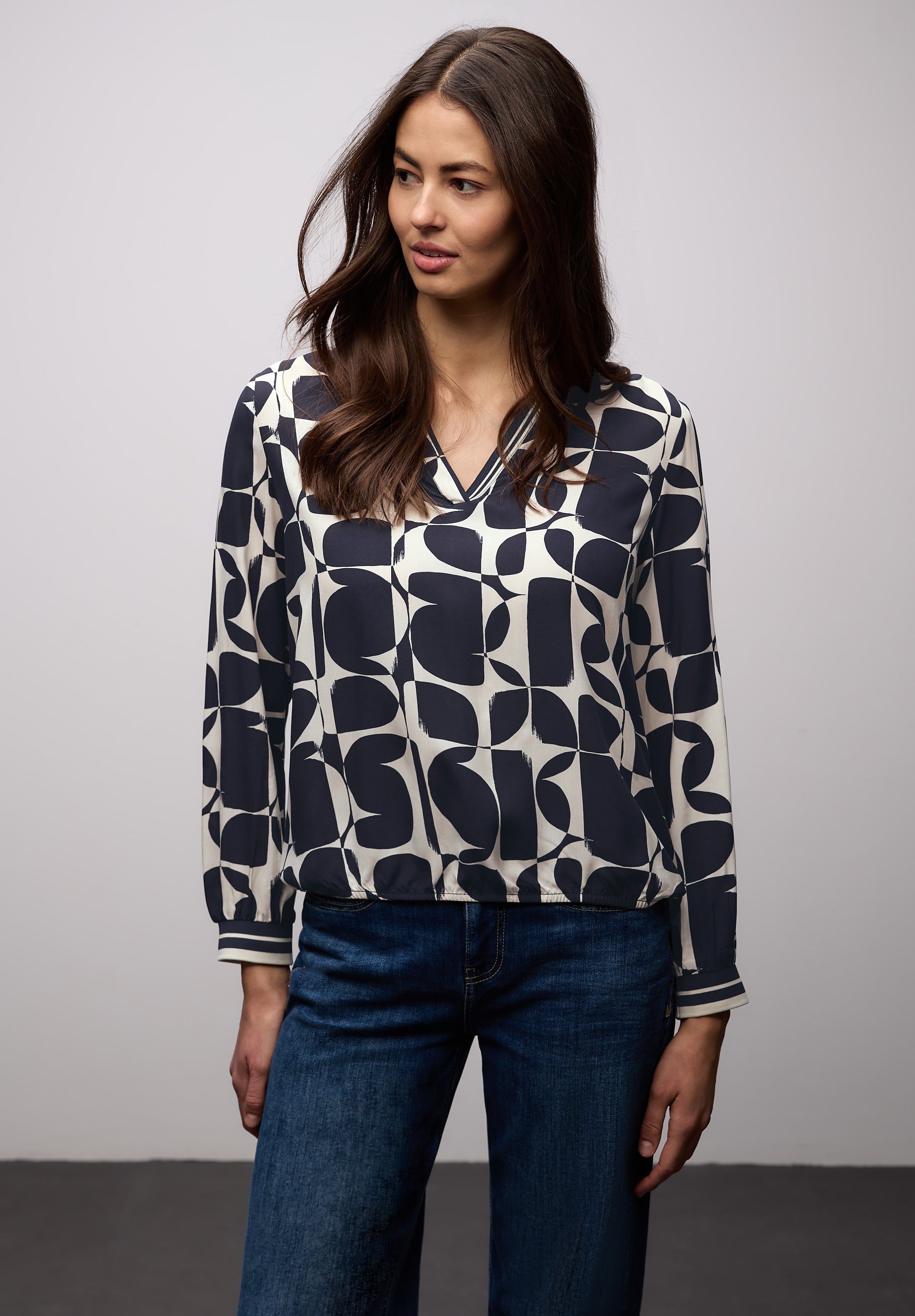 Bluse gemustert aus Viskose - 27502-shadowed navy - Blau