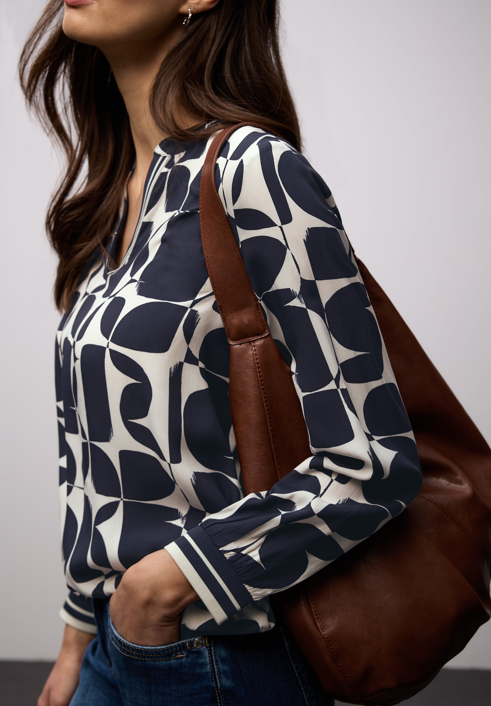 Bluse gemustert aus Viskose - 27502-shadowed navy - Blau