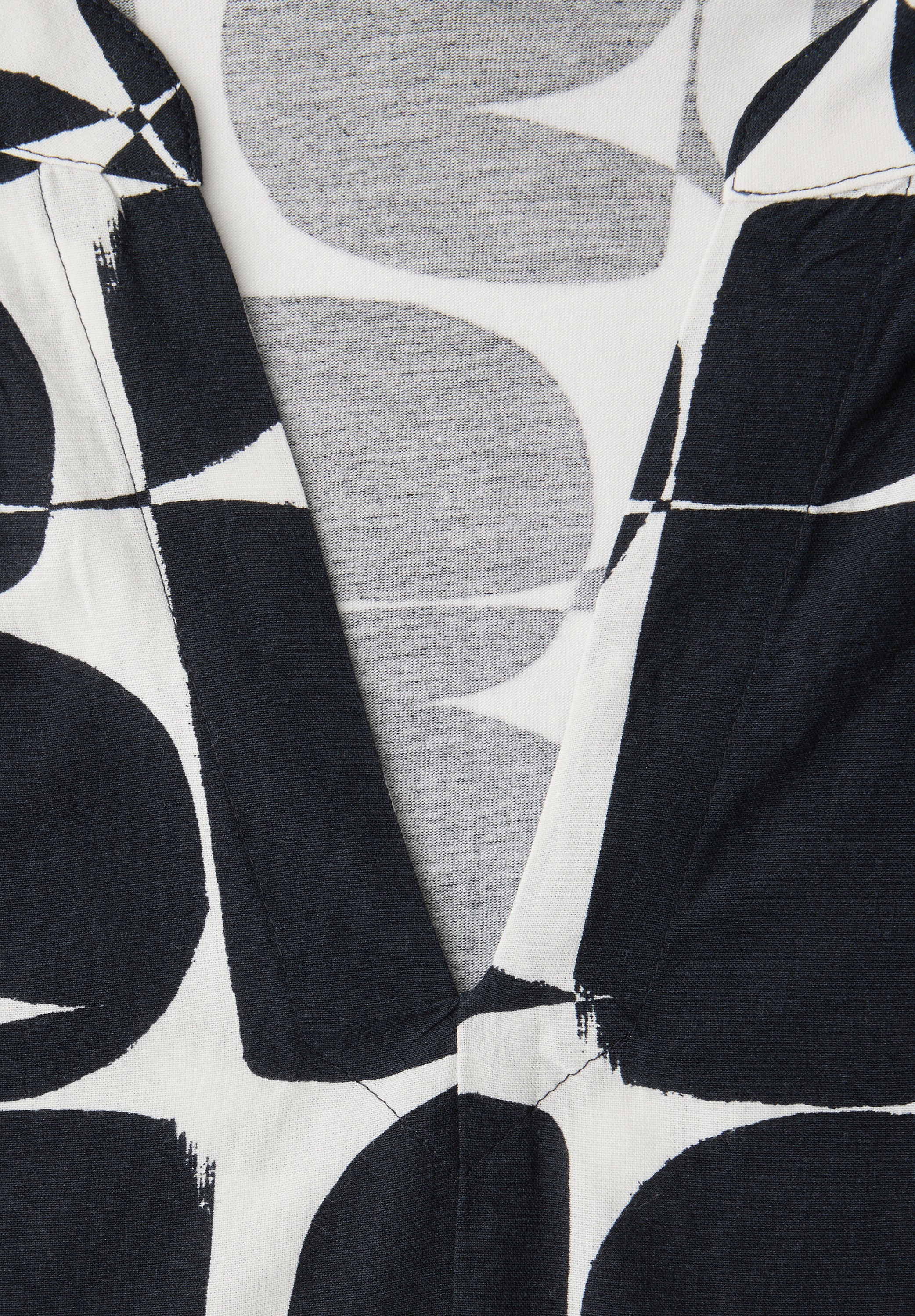 Bluse aus Viskose - 27502-shadowed navy - Blau