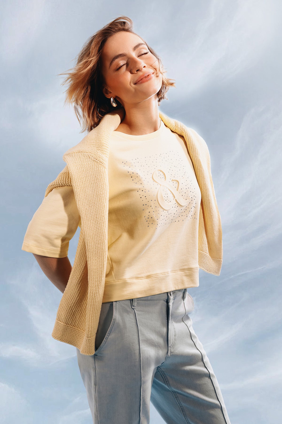 T-Shirt aus Baumwolle - 209 pastel yellow - Gelb