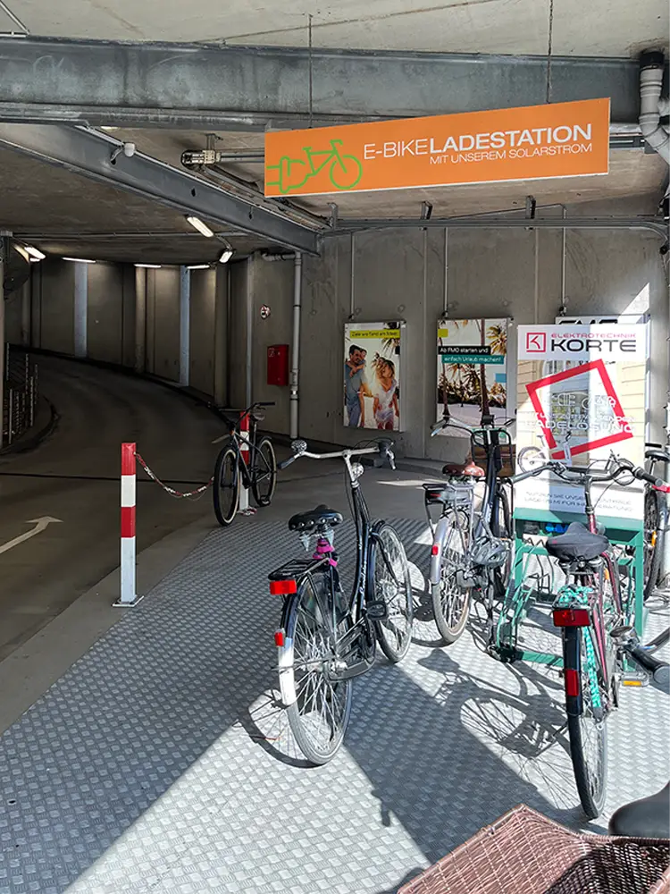 E-Bike_Ladestation_2_fa0703b5-d699-4849-9e4b-844843d60b4c.webp
