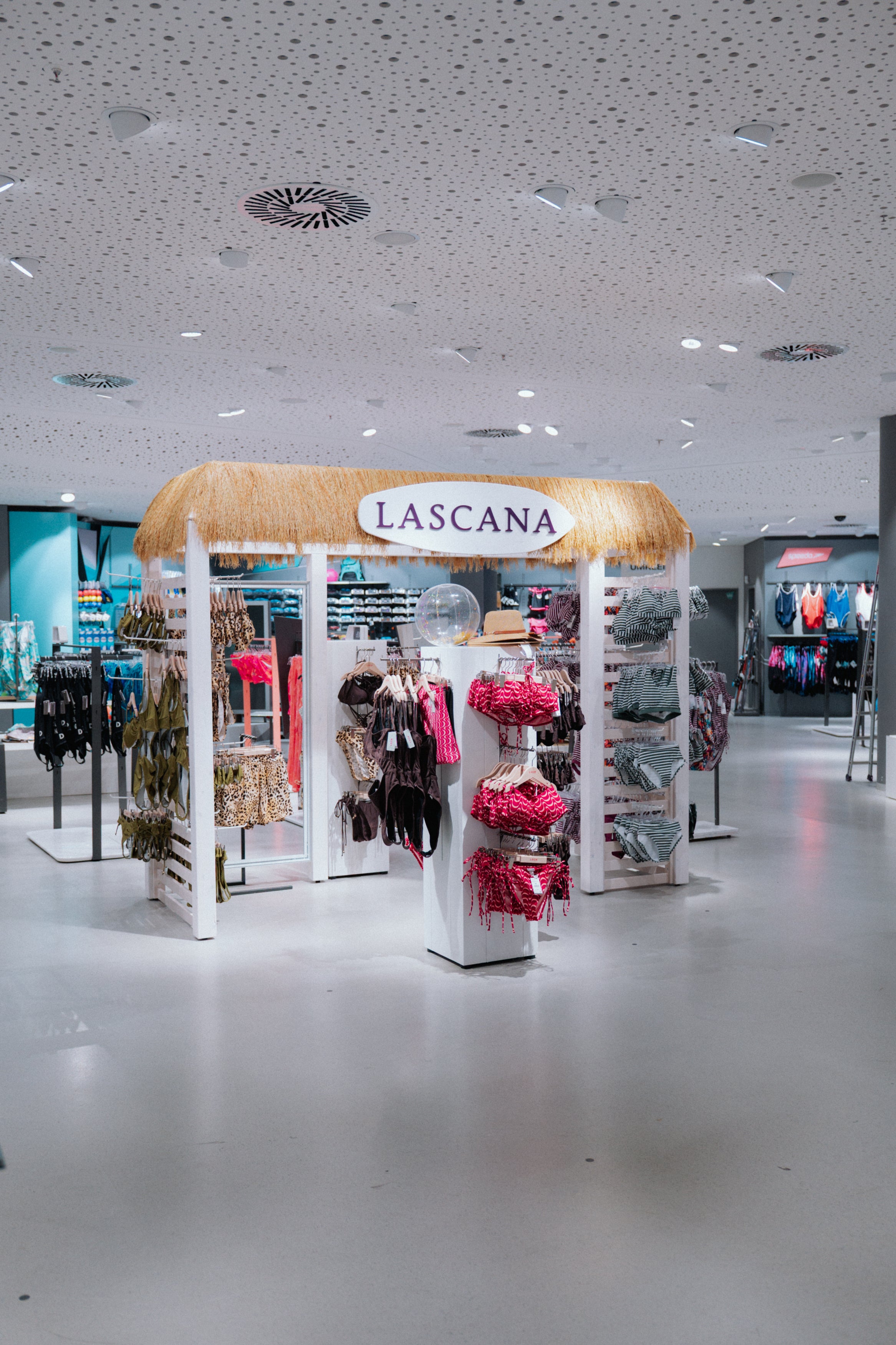 JR_0526_lascana_bademode_Spot_Heaer_mobile.jpg