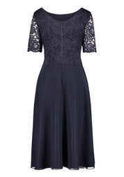 Cocktailkleid mit Spitzenstickerei