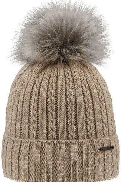 Strickmütze mit Bommel