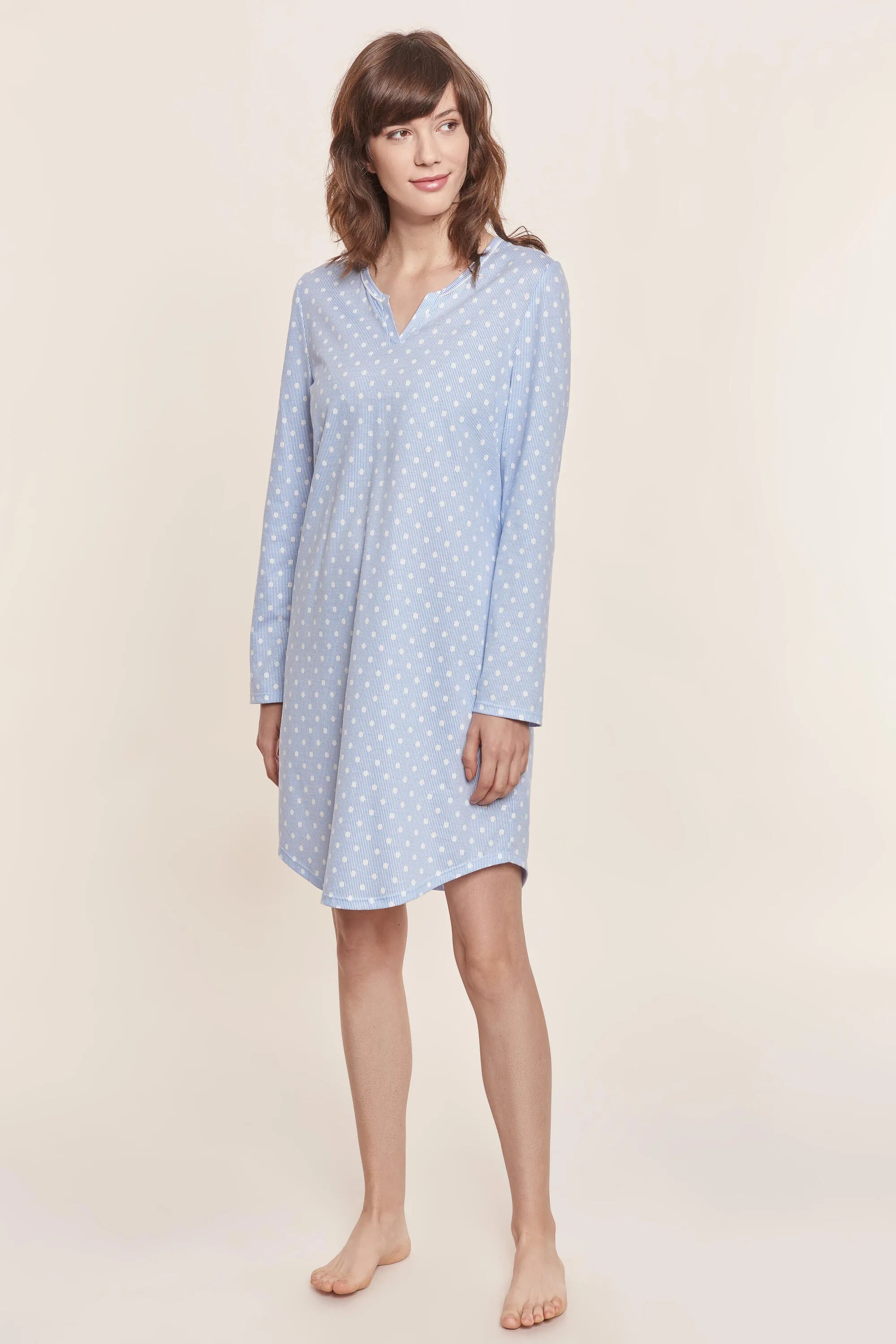 Gepunktetes Schlafkleid