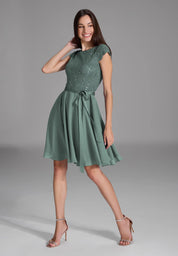 Cocktailkleid aus Spitze und Chiffon