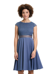 Cocktailkleid aus Spitze