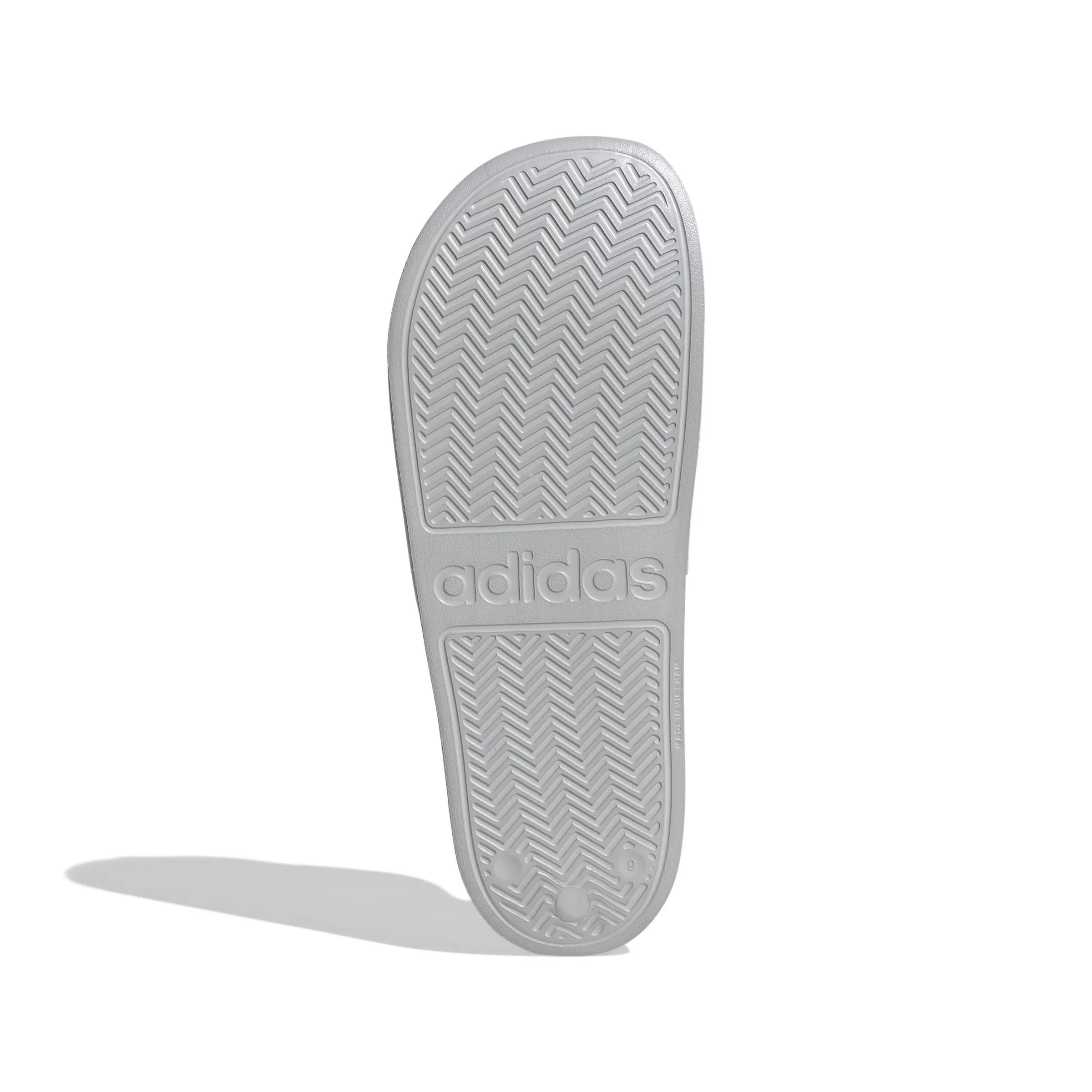 Adiletten Shower