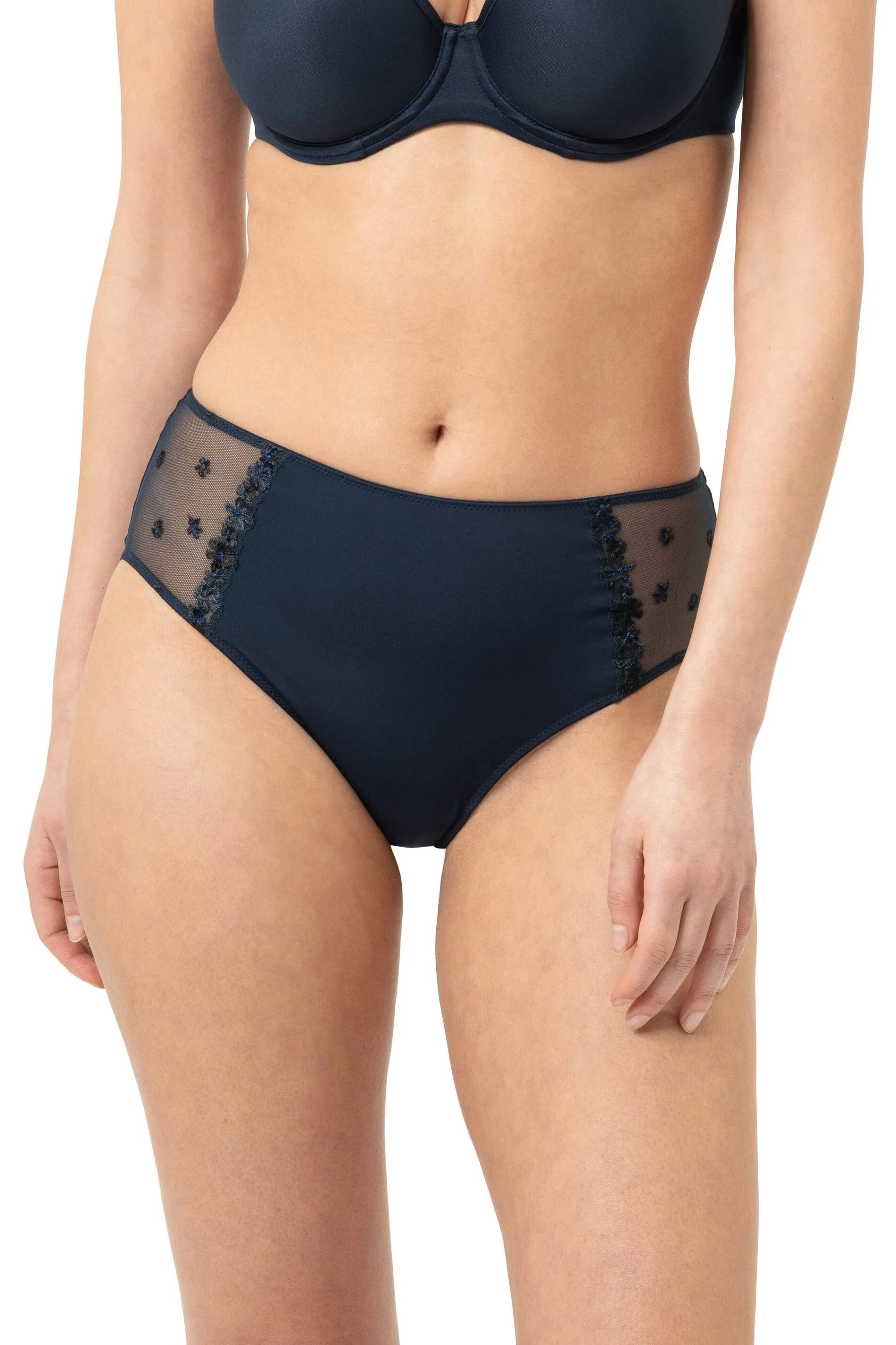 Pants mit Stickereien