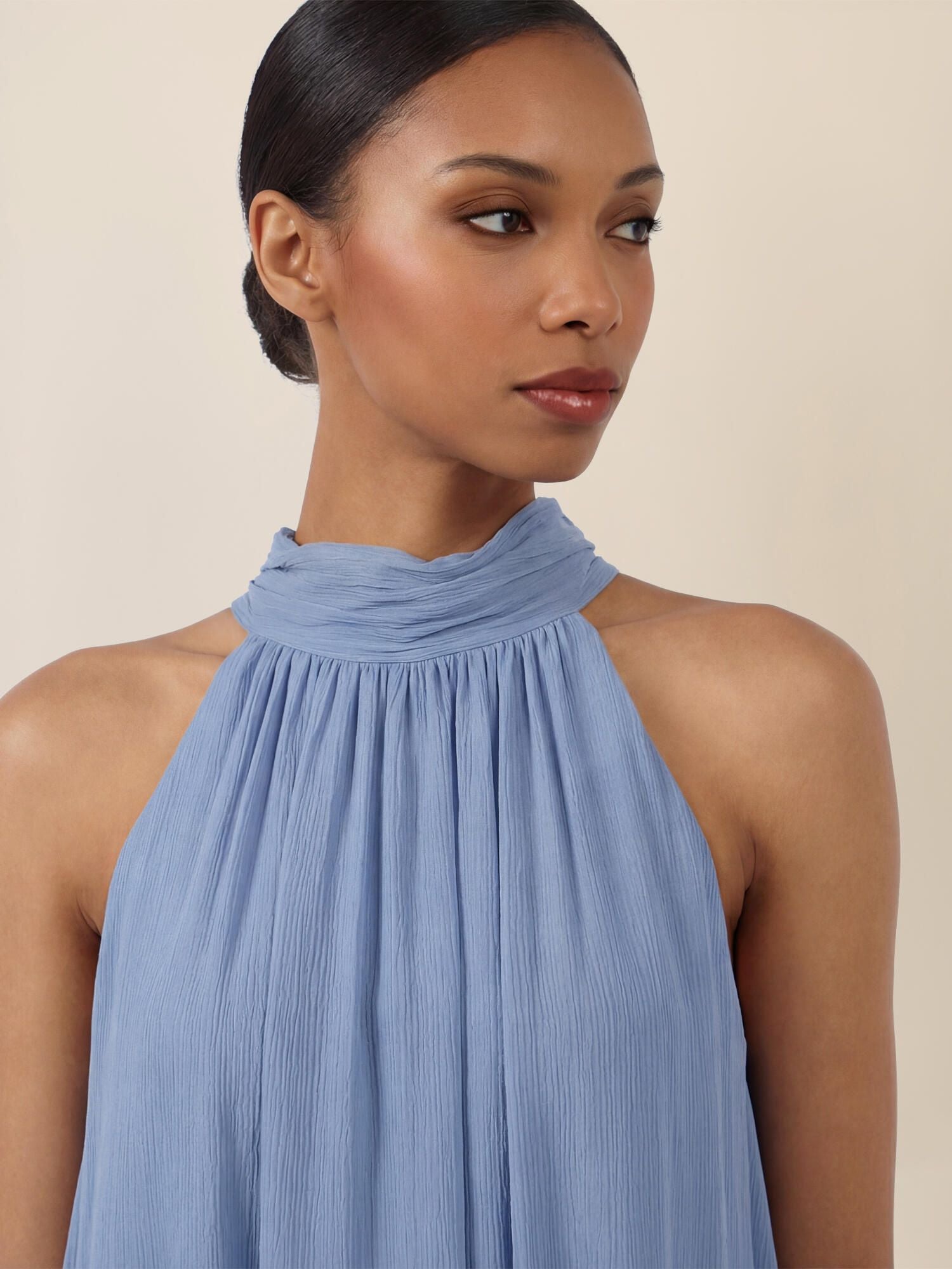 Neckholderkleid Midi mit Volantsaum
