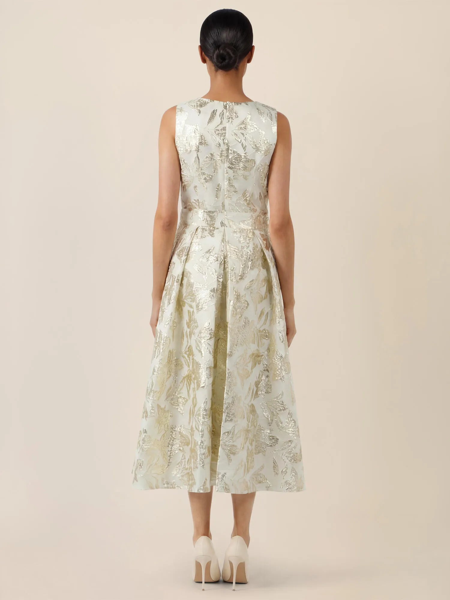 Abendkleid Midi mit schimmerndem Strukturmuster
