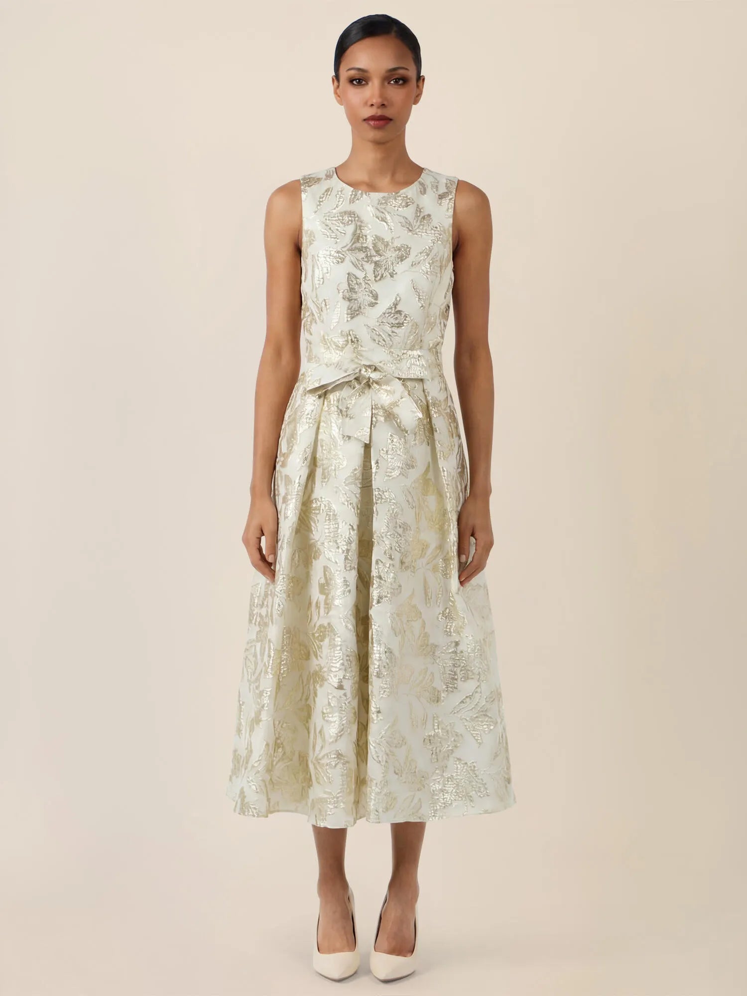 Abendkleid Midi mit schimmerndem Strukturmuster