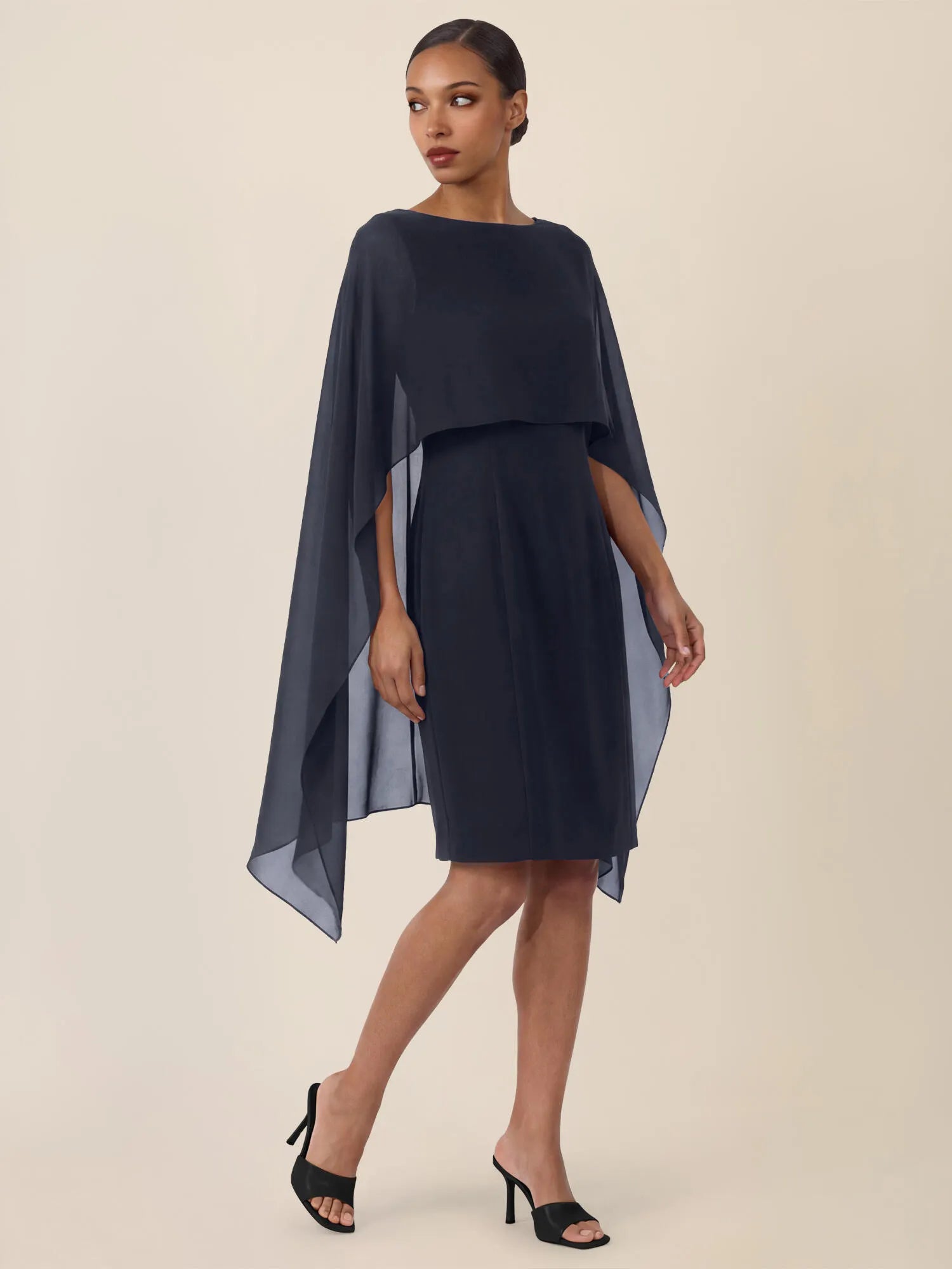 Etuikleid Mini mit Chiffonstola