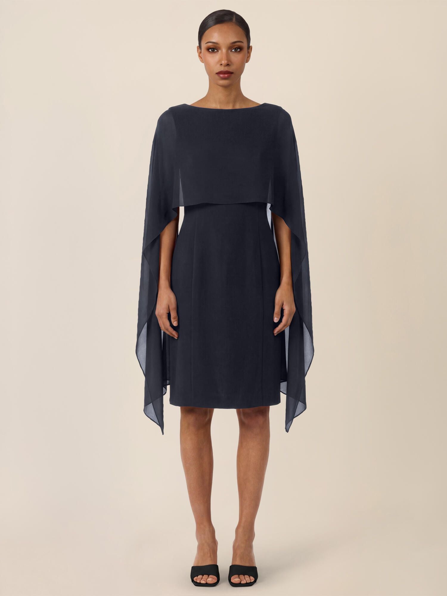 Etuikleid Mini mit Chiffonstola