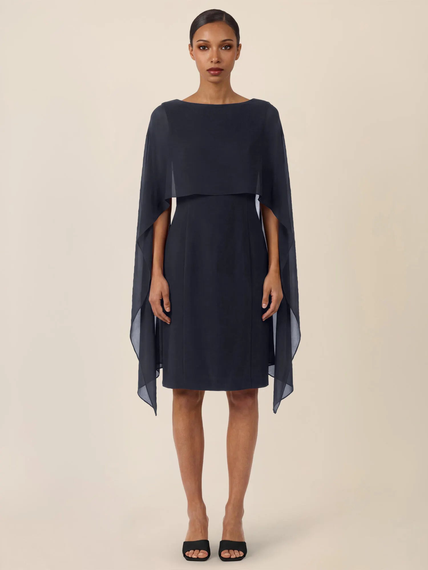 Etuikleid Mini mit Chiffonstola
