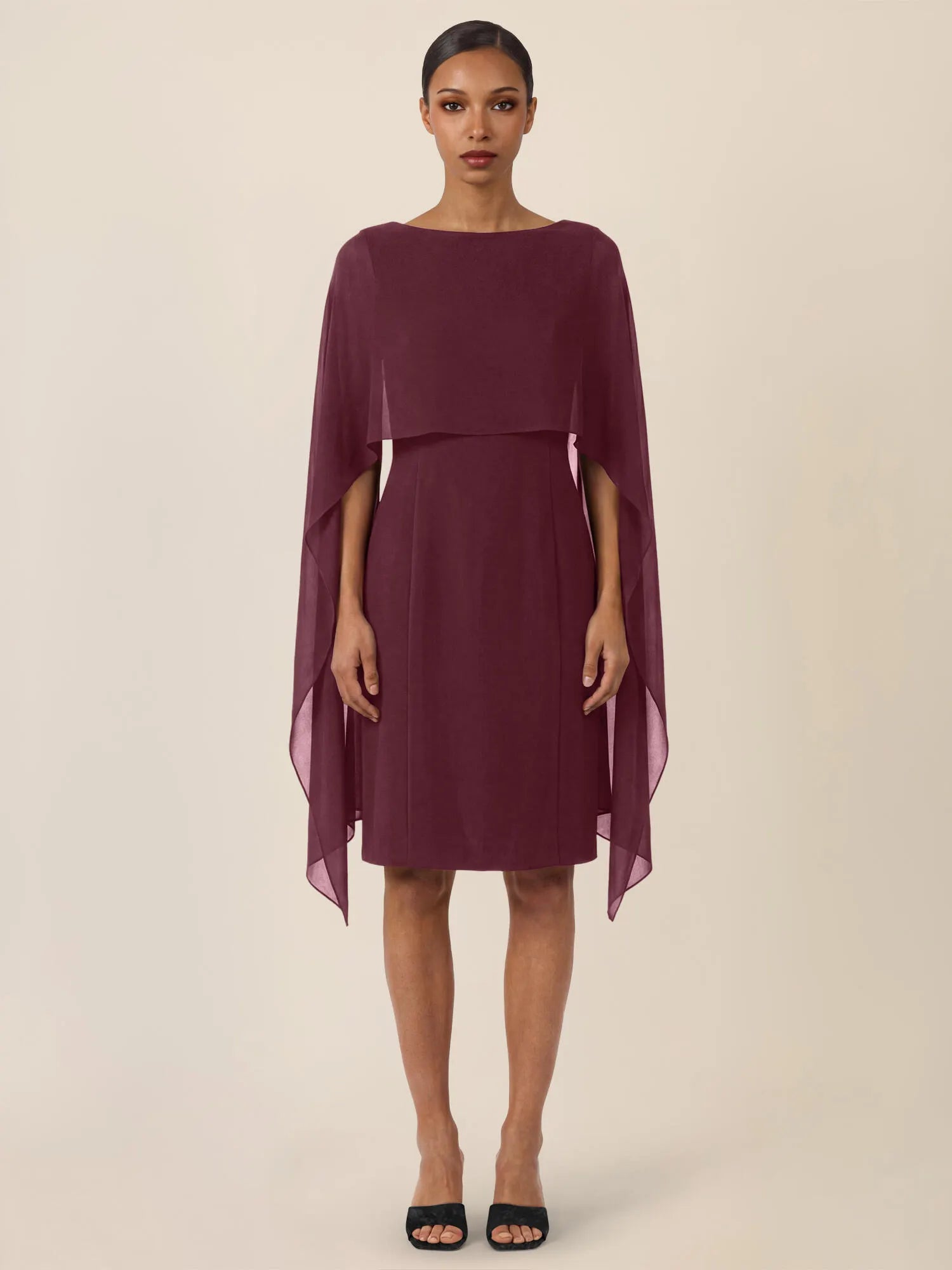 Etuikleid mit Chiffonstola