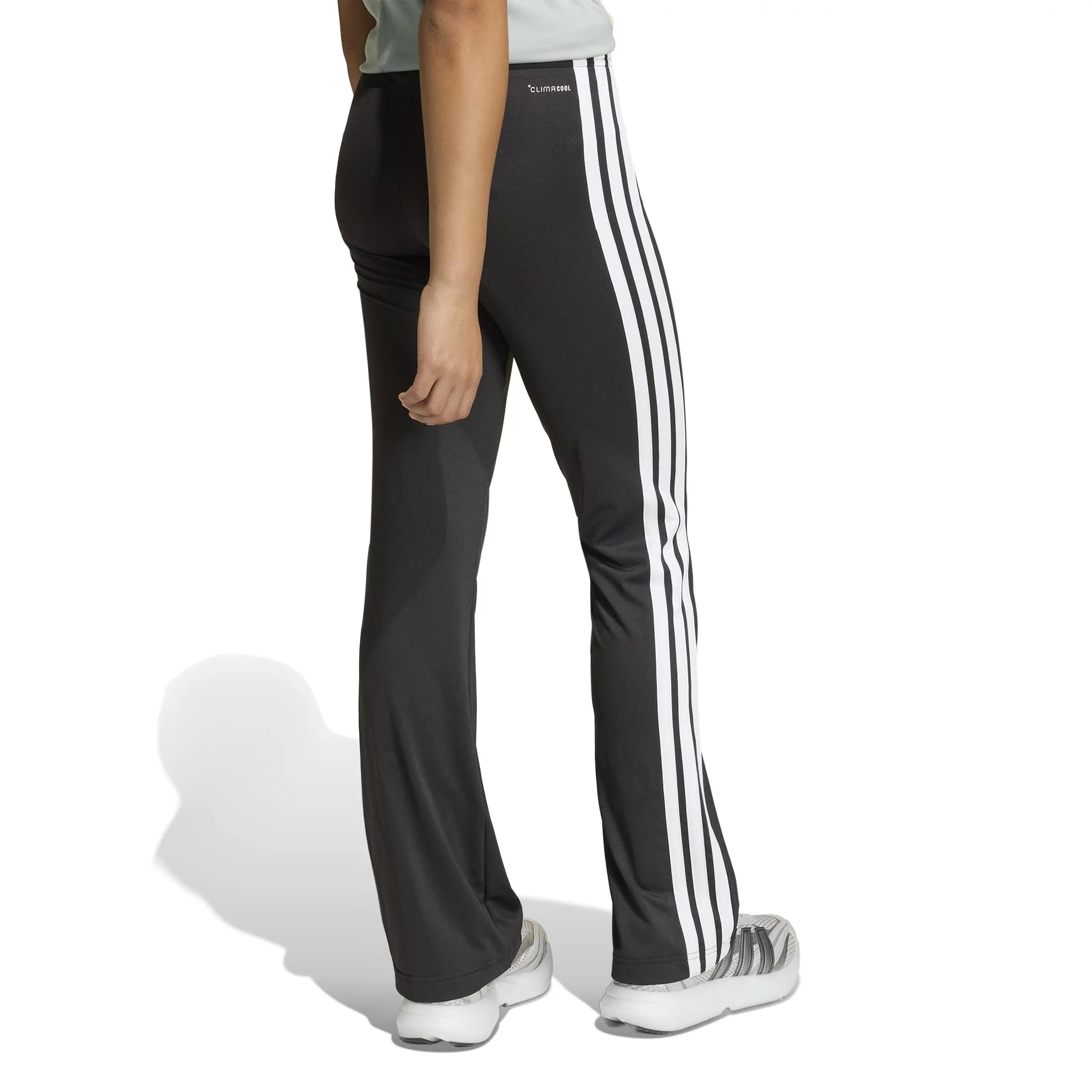 Trainingshose ESSENTIALS Flared Fit
