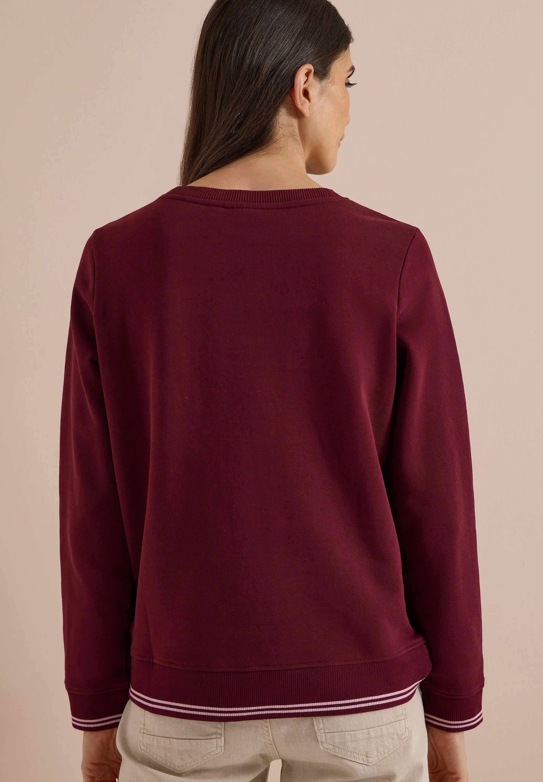 Sweatshirt mit Stickerei