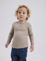 Geripptes Langarmshirt mit Henleykragen