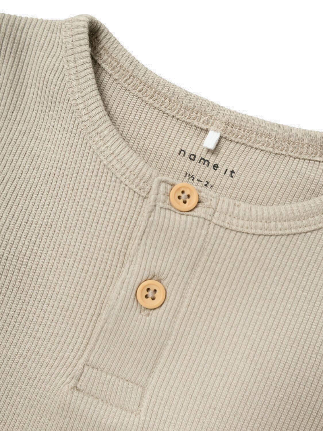 Geripptes Langarmshirt mit Henleykragen