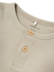 Geripptes Langarmshirt mit Henleykragen