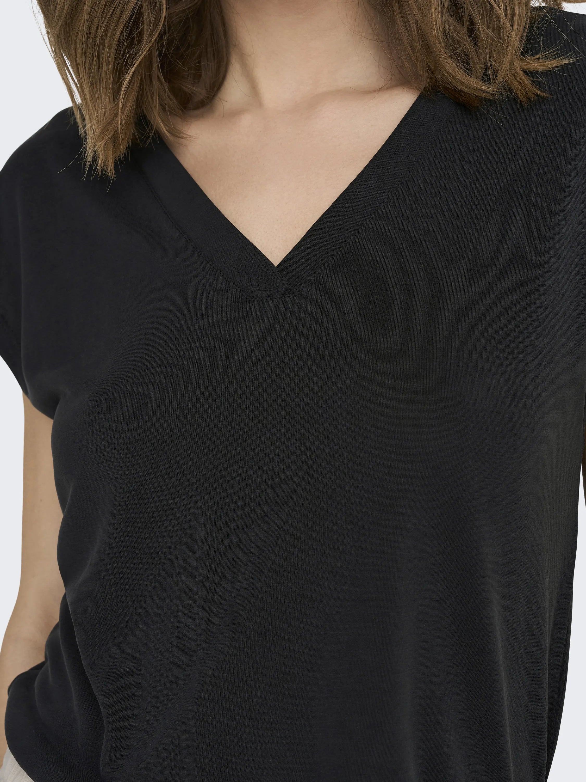 T-Shirt mit V-Neck