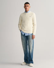 Strickpullover mit Zopfmuster