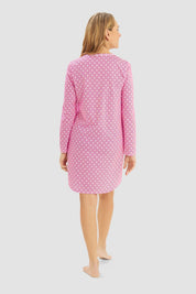 Gepunktetes Schlafkleid