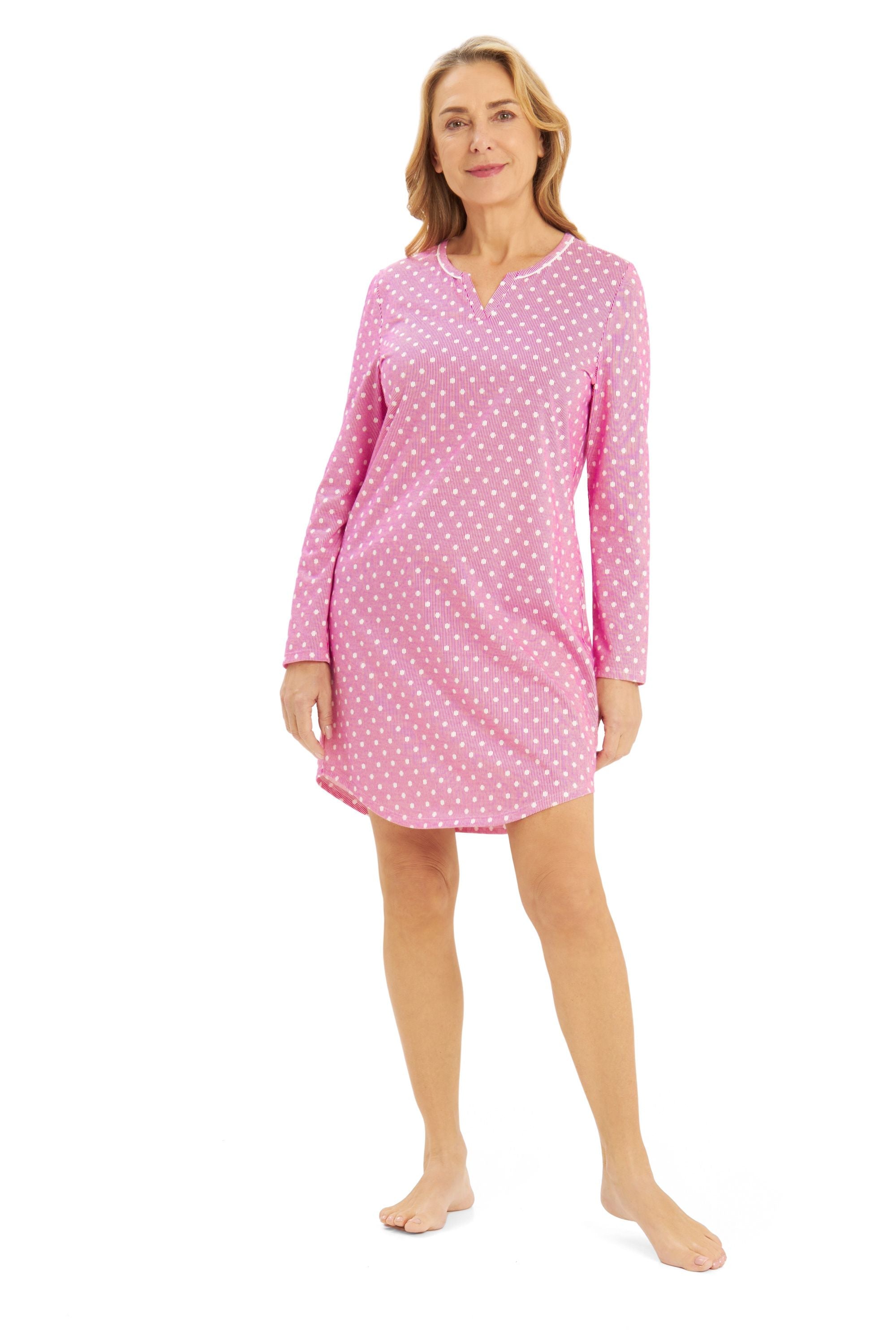 Gepunktetes Schlafkleid