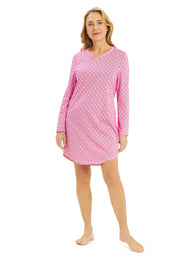 Gepunktetes Schlafkleid