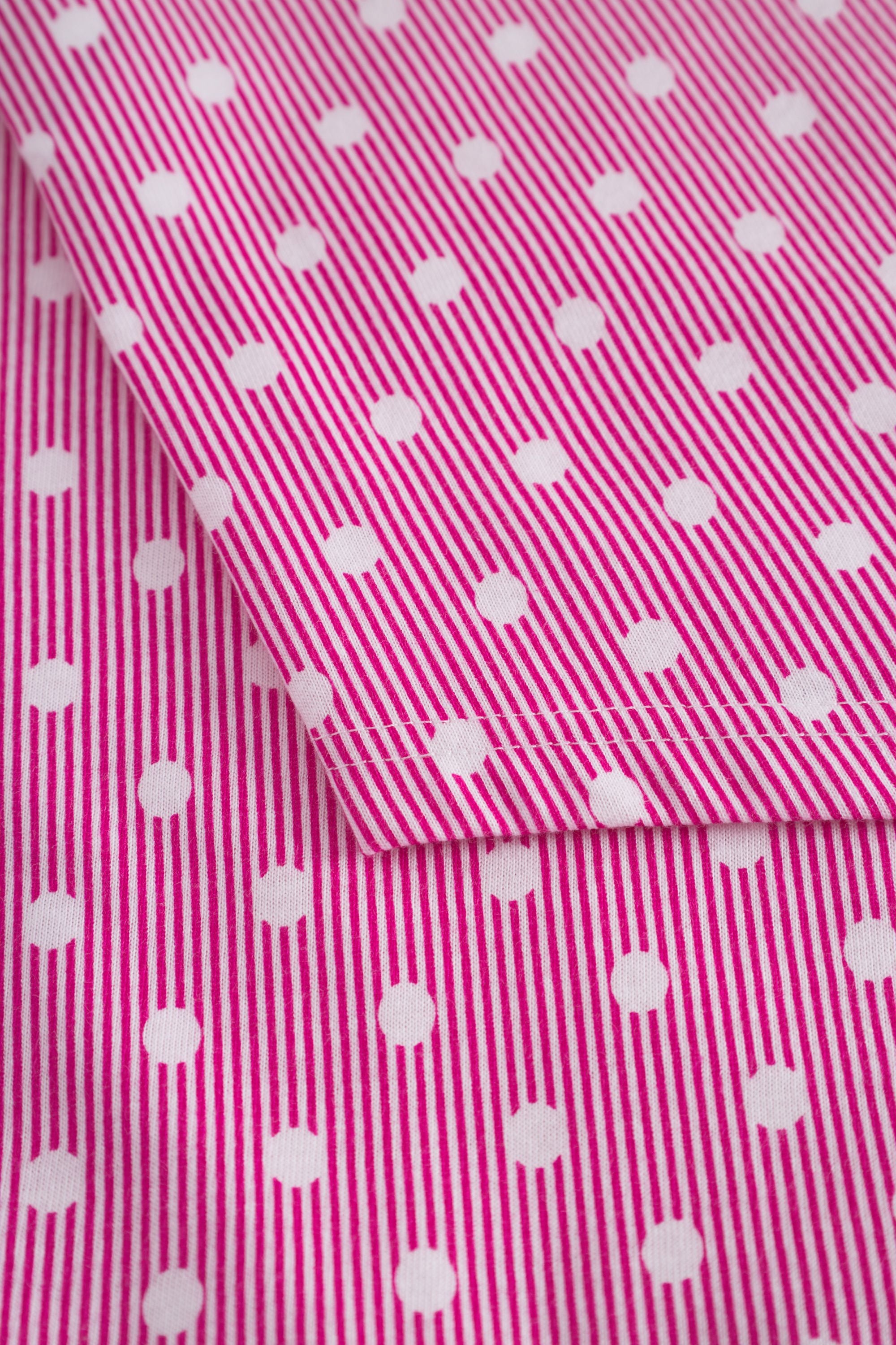 Gepunktetes Schlafkleid