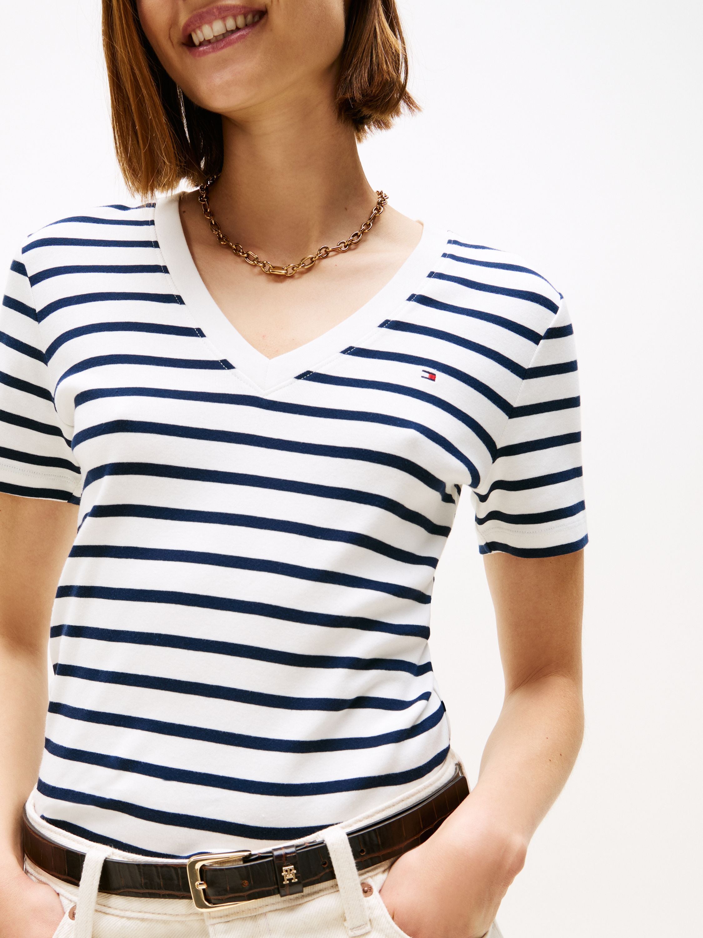 SLIM CODY V-NK SS, WHITE