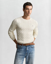 Strickpullover mit Zopfmuster