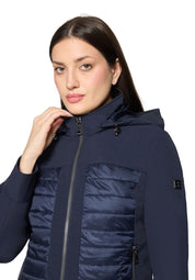 Softshelljacke mit Kapuze