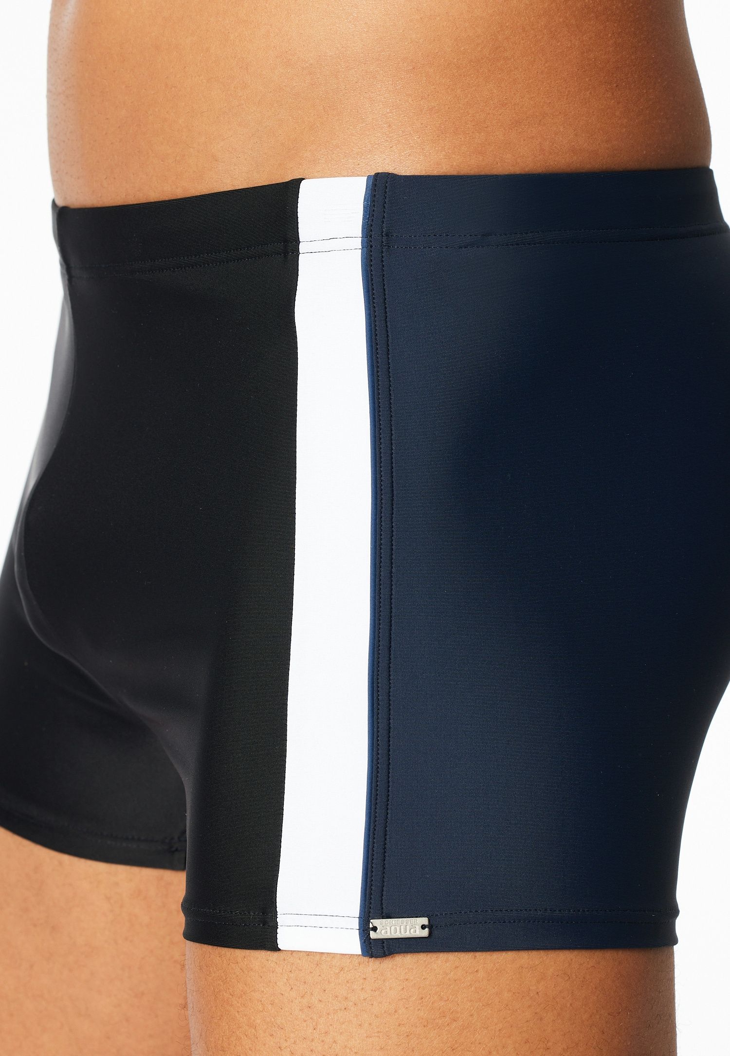 Badehose mit Bein