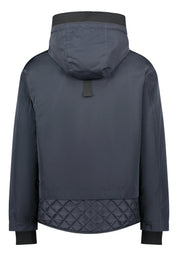 Winterjacke mit Kapuze
