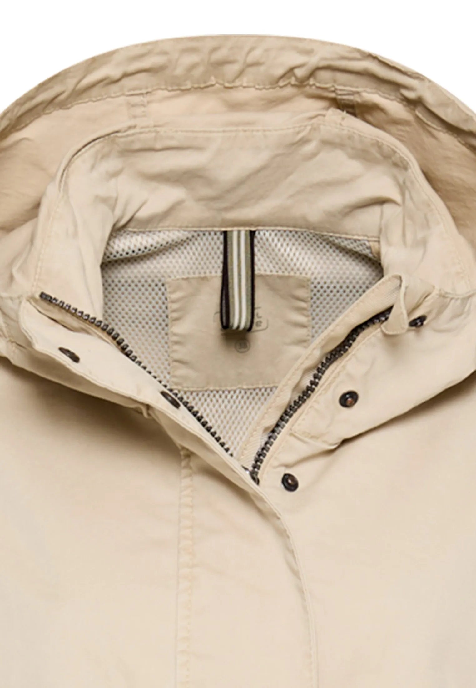 Coats, Sand
