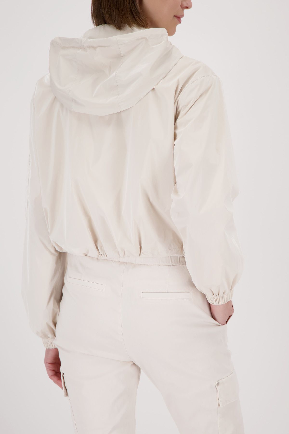 Sommerjacke mit Kapuze
