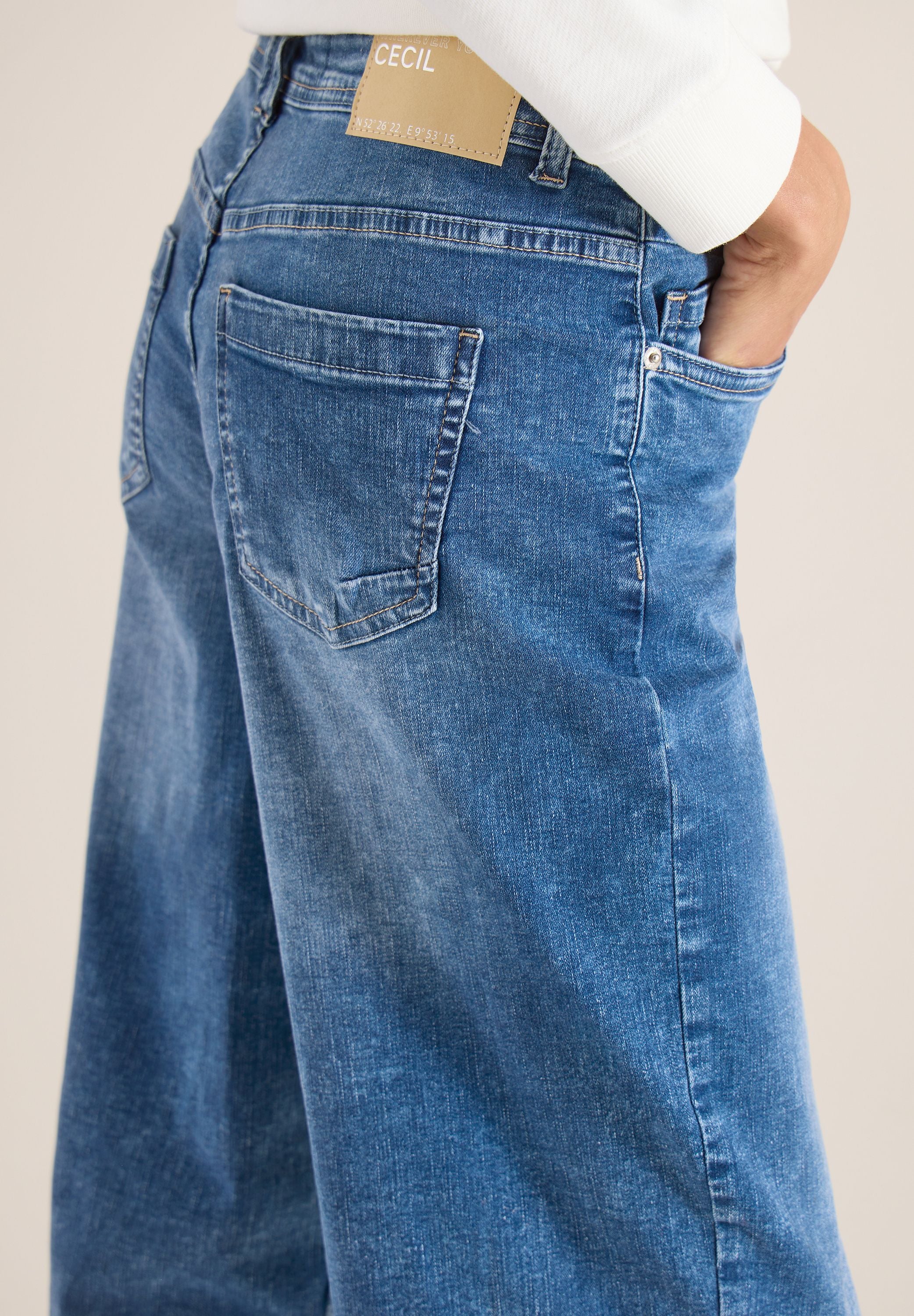 Jeans SCARLETT Barrel Fit