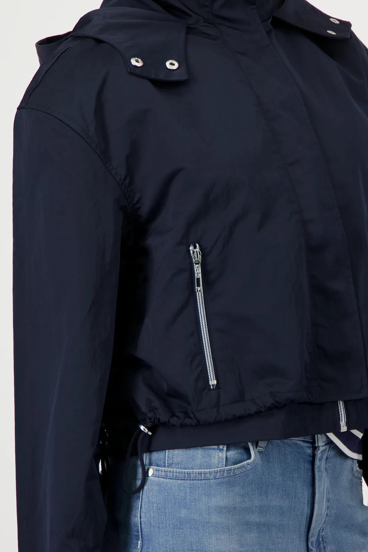 Nylon-Jacke mit Kapuze
