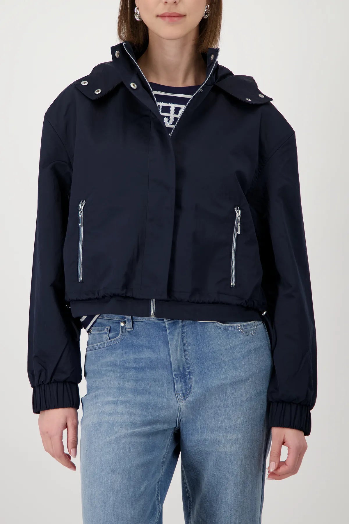 Nylon-Jacke mit Kapuze