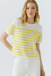 Pullover mit gestrickter Zitronenscheibe